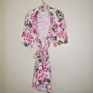 Show Me Your Mumu Brie Robe Garden of Blooms One Size Floral, Coverup Pink White